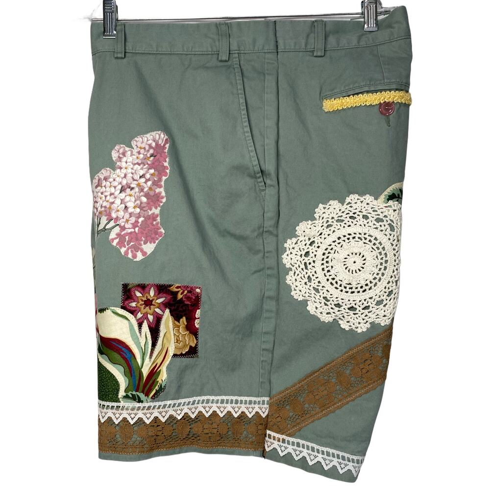 Upcycled Repurposed Boho Patched Lace Floral Shorts Size 20 - Picture 4 of 11